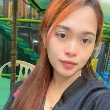 Jessabel, Filipino elder-care worker, in Dubai