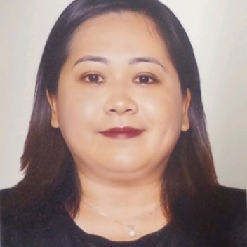 Zhua, Filipino nanny, in Dubai