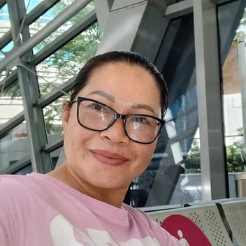 JOSEPHINE, Filipino nanny, in Dubai