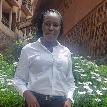 Caroline, Kenyan driver, in Qatar