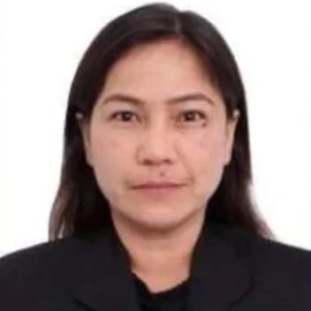 Engeline , Filipino driver, in Dubai