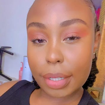 Lornah , Kenyan nanny, in Qatar
