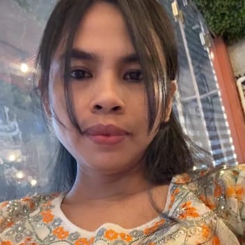 daisy, Filipino nanny, in Dubai