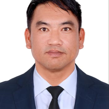 Greg, Filipino driver, in Dubai