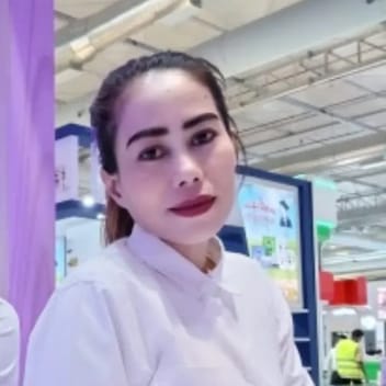 Paujiya , Filipino maid, in Saudi Arabia