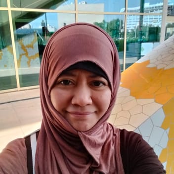 Marisa, Filipino maid, in Makkah