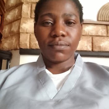 Naomi, Kenyan driver, in Riyadh