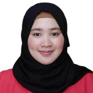 Maimona, Filipino nanny, in Dubai