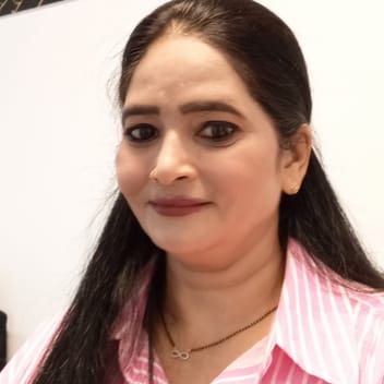 Nisha , Indian nanny, in Dubai