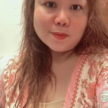 Mollyann , Filipino maid, in Abu Dhabi