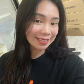 Asmin, Filipino maid, in Dubai