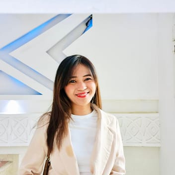 Aluna, Filipino elder-care worker, in Riyadh