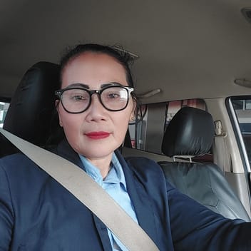 Emilu, Filipino driver, in Dubai