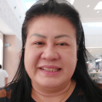phoebe , Filipino driver, in Dubai