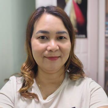 Maricel, Filipino nanny, in Dubai