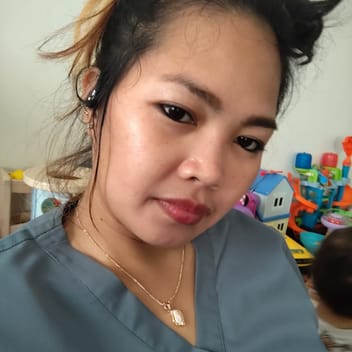 Bangz, Filipino nanny, in Jeddah