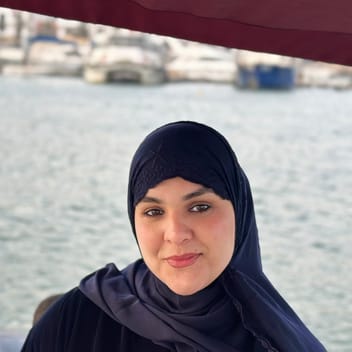 يسرى , Moroccan elder-care worker, in Dammam