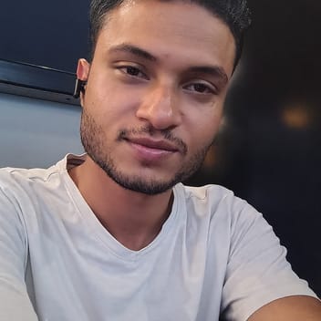 ARIFUL , Bangladeshi driver, in Dubai