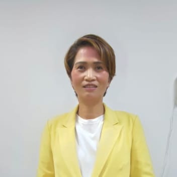 brit, Filipino nanny, in Dubai