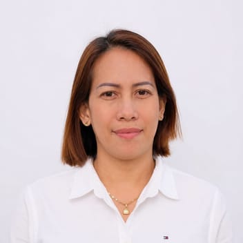 LadyLou , Filipino nanny, in Dubai