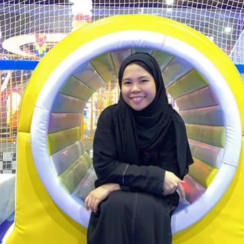 Roselyn, Filipino maid, in Dubai