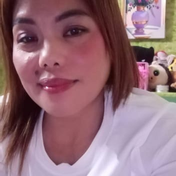Ofelia , Filipino nanny, in Dubai
