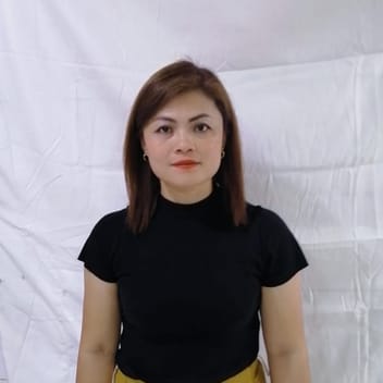Lucia , Filipino nanny, in Dubai