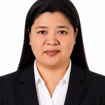 Rosalie, Filipino driver, in Dubai