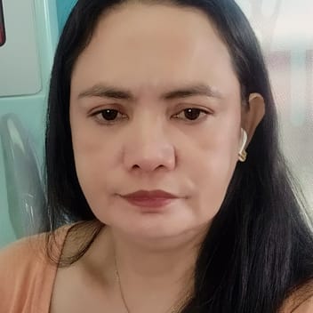 Noraisa , Filipino maid, in Dubai