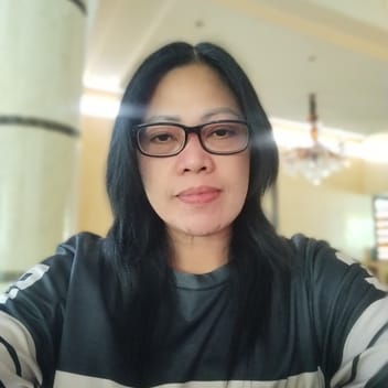 Maria teresa , Filipino nanny, in Abu Dhabi