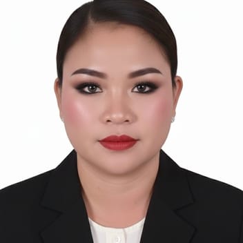 Norlyn , Filipino nanny, in Dubai