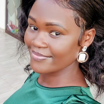Piloya , Ugandan nanny, in Qatar