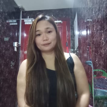 Erlinda, Filipino nanny, in Dubai