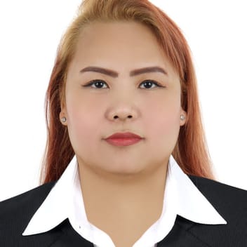 Leza , Filipino maid, in Dubai
