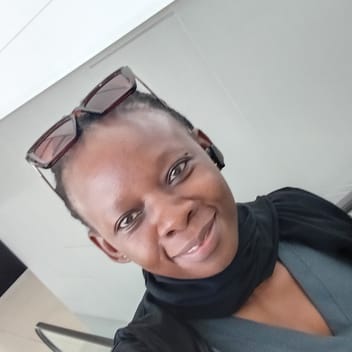 EMMAH, Kenyan nanny, in Riyadh