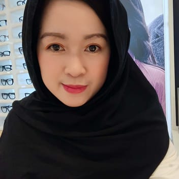 Jelly, Filipino elder-care worker, in Riyadh