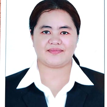 Esmeralda , Filipino nanny, in Dubai
