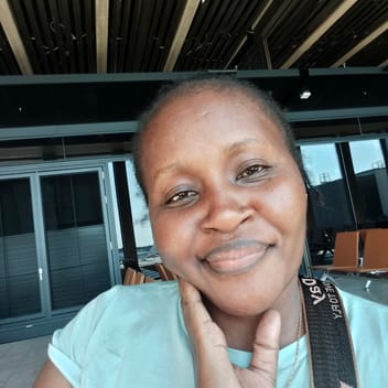 Winnie , Kenyan nanny, in Qatar