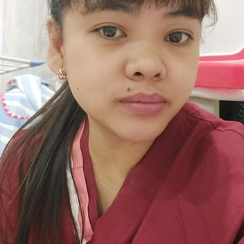 Marie cris, Filipino nanny, in Dubai