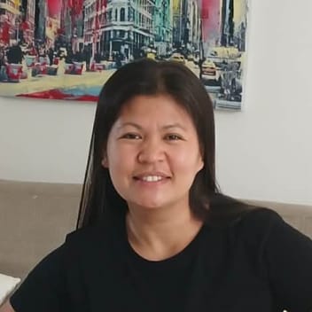 Nartchie, Filipino maid, in Abu Dhabi