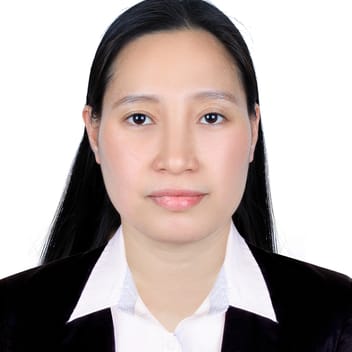 Yoyen , Filipino nanny, in Dubai