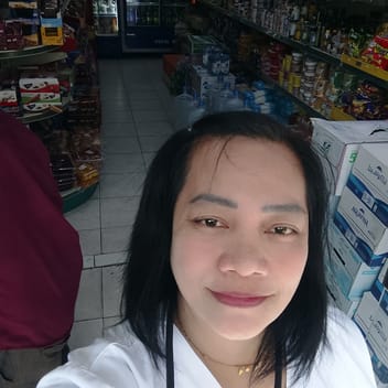 Enaj, Filipino nanny, in Khobar