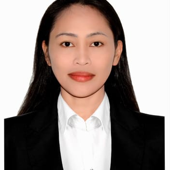 Jonivie, Filipino maid, in Dubai