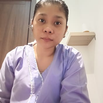 جین, Filipino maid, in Riyadh