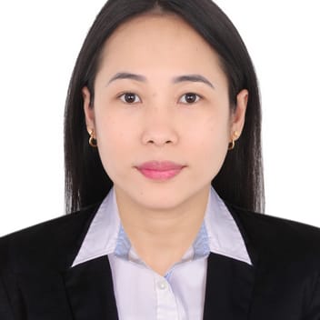 Avhie, Filipino maid, in Dubai