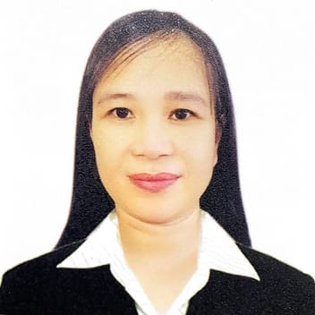 Linalyn , Filipino elder-care worker, in Saudi Arabia