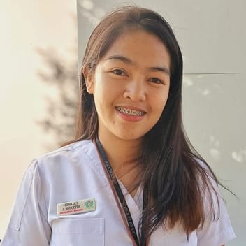 Stefanie , Filipino nanny, in Jeddah