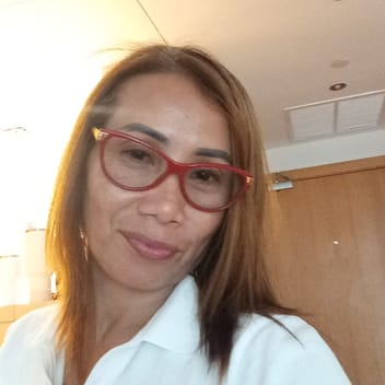 Ninfa, Filipino nanny, in Abu Dhabi