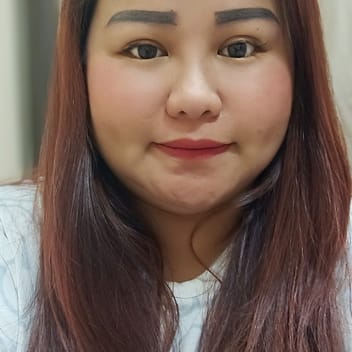 Nikki, Filipino driver, in Dubai
