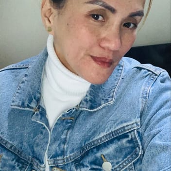 Edna , Filipino nanny, in Saudi Arabia